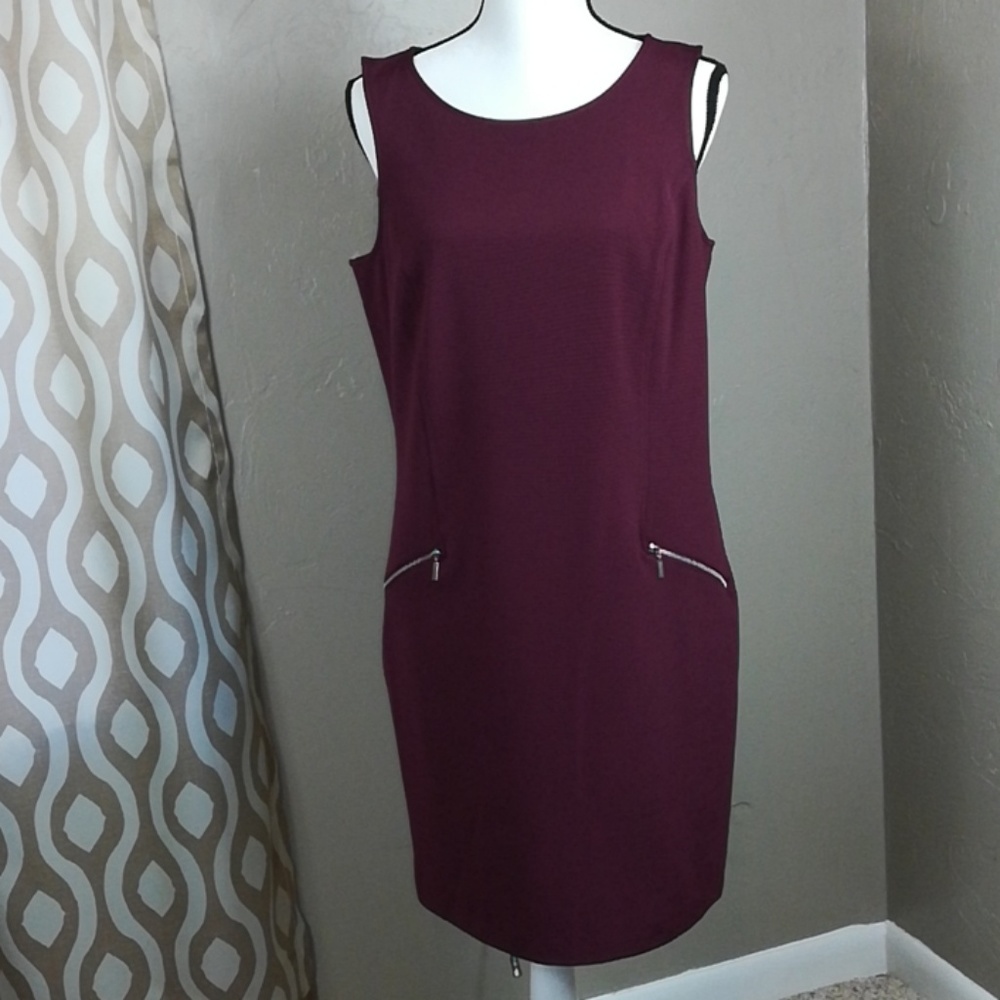 APT. 9 Maroon body con sz L